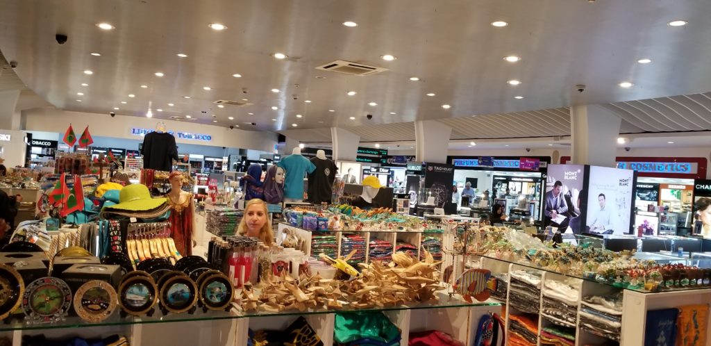 モルディブ（マーレ国際空港）のお土産売り場の写真