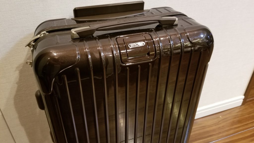 旅行好きの僕がリモワのスーツケースを選んだ4つの理由【世界5年保証は 
