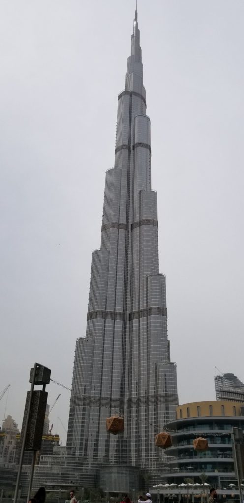 ドバイにある世界一高い建造物「ブルジュ・ハリファ」