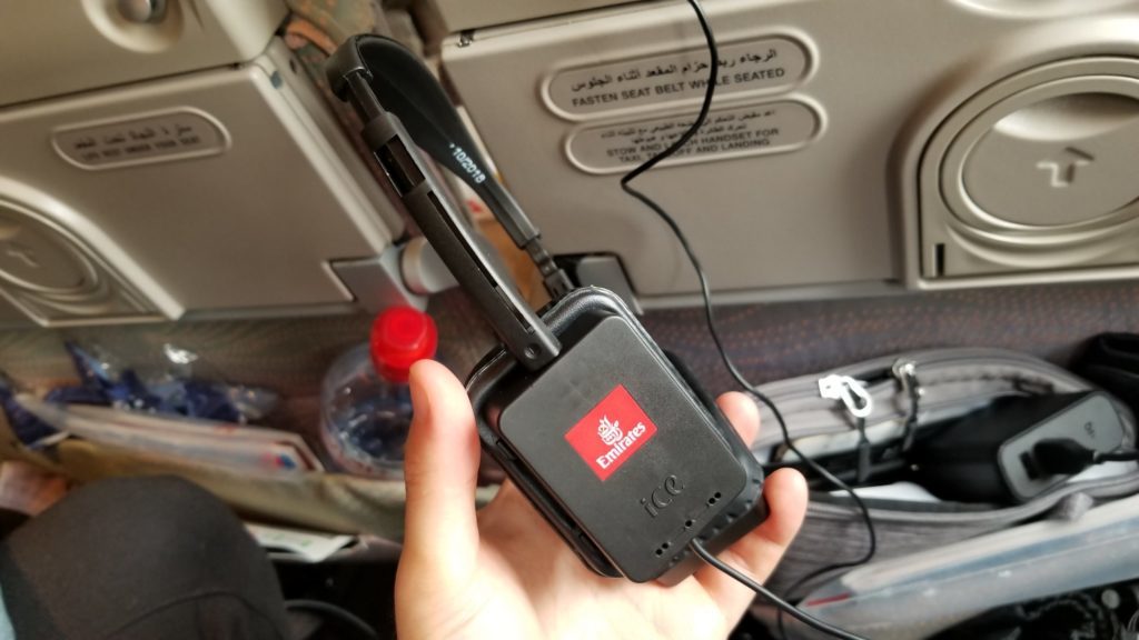 エミレーツ虚空で配られるICEのヘッドホン