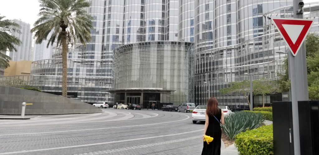 ブルジュ・ハリファ「アルマーニホテルの入り口」にて