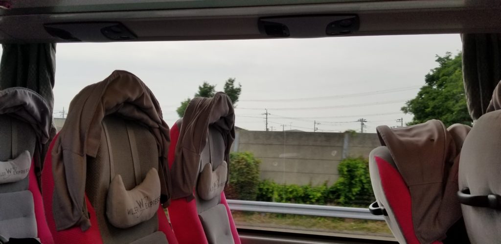ウィラーの車内の窓
