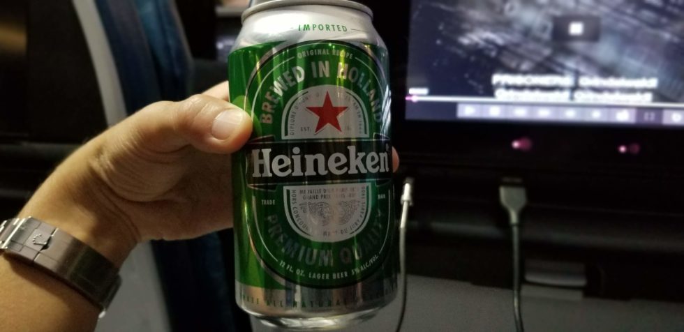 ハワイアン航空で飲んだ「ハイネケン」
