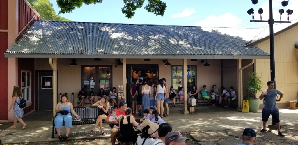 ハレイワにあるマツモト・シェイブアイスの入り口