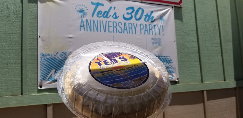 テッズベーカリーでホールのパイを買ってみた