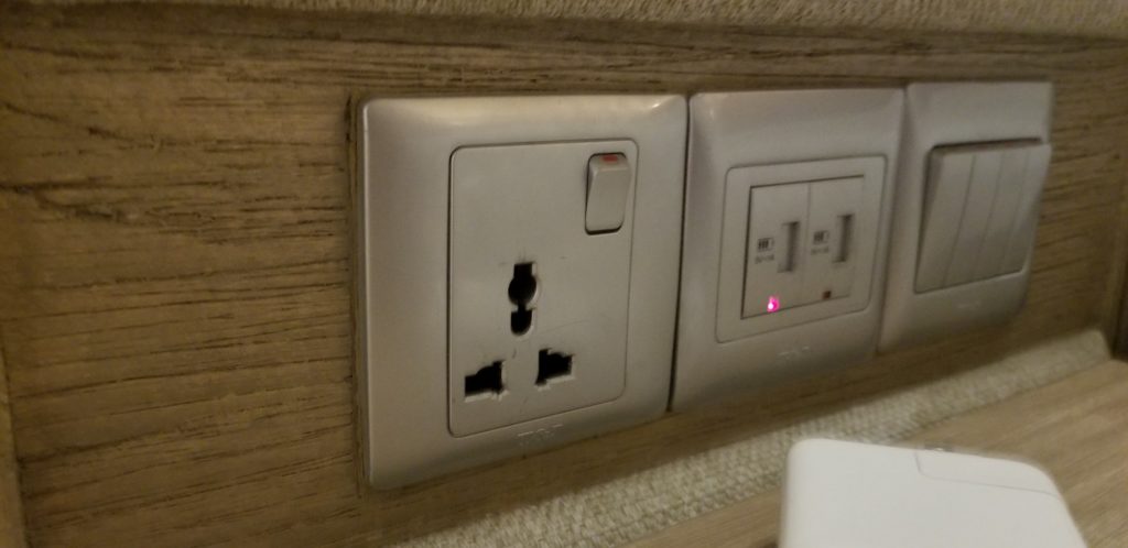 フィノールのコンセントは変換器いらずだった