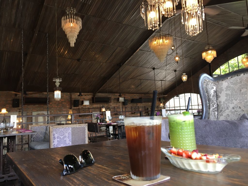 バリ島で立ち寄ったオシャレなカフェ