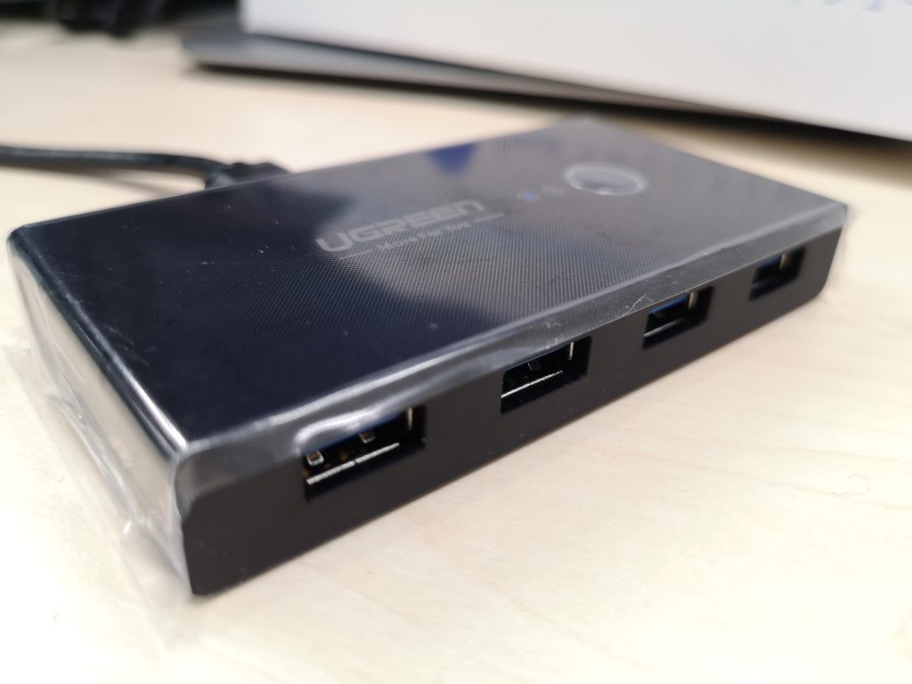 UGREEN USB切替器の接続ポート